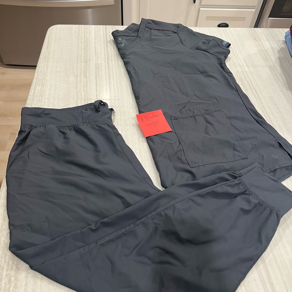 Med Couture Womens Scrub Set